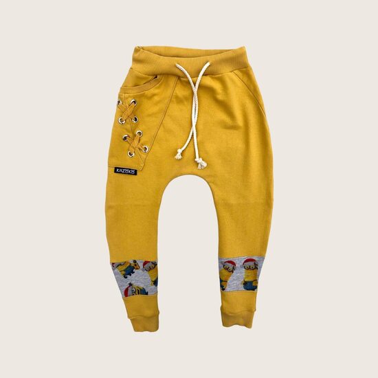 Minions in yellow