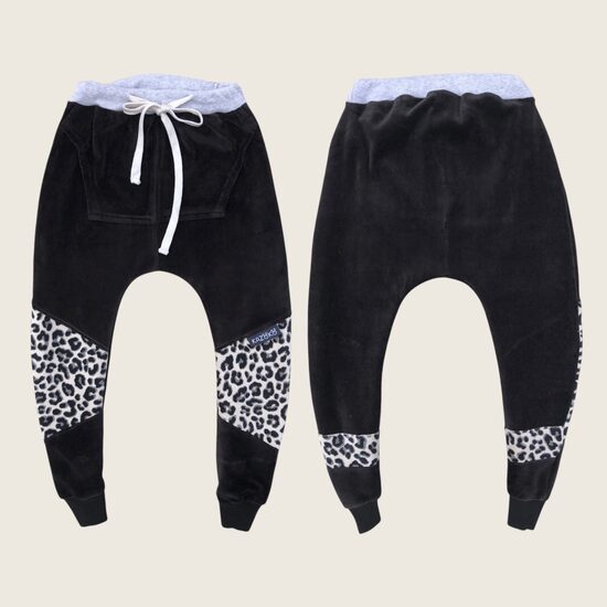Leopard in black